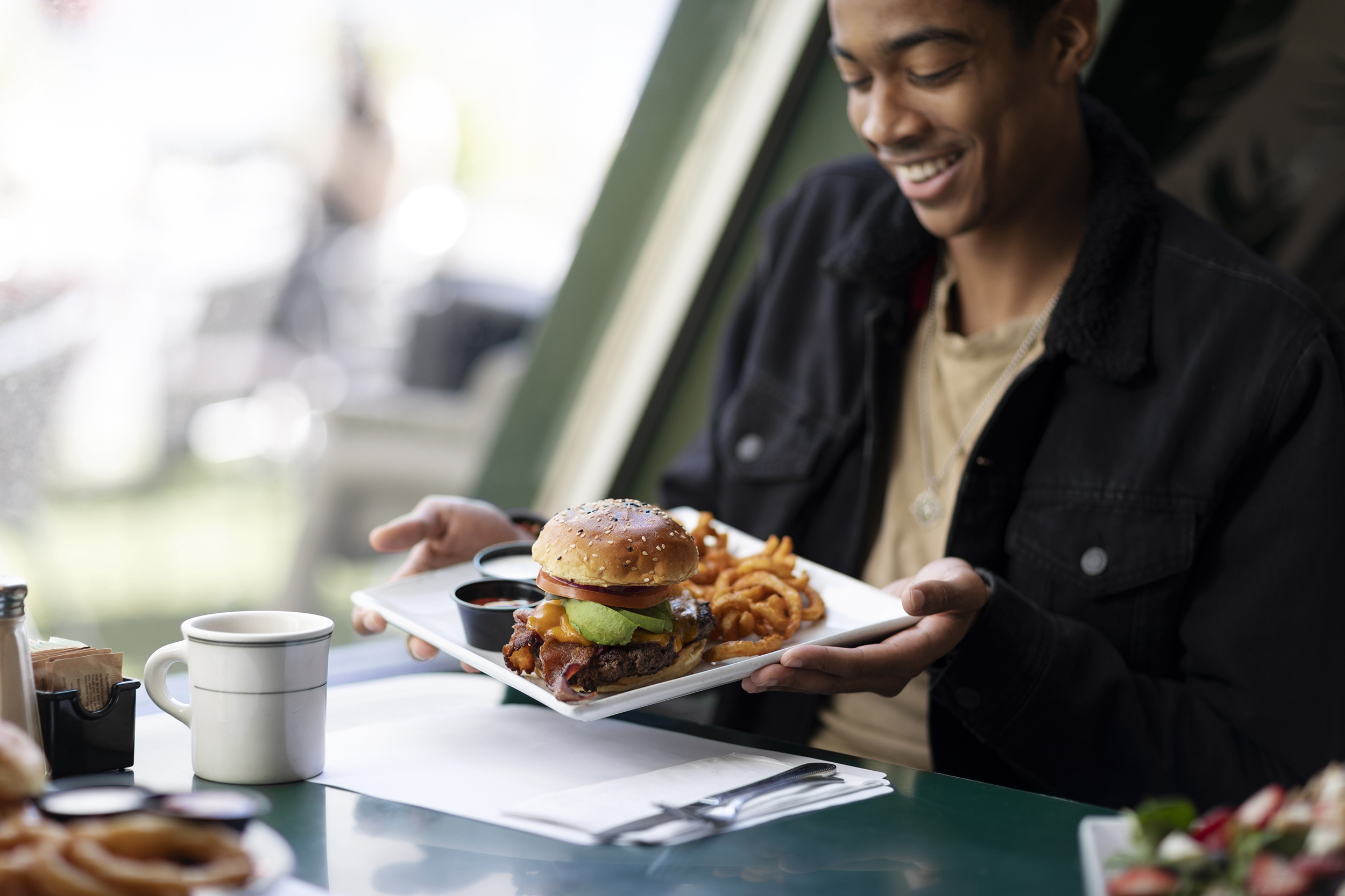 airport food management